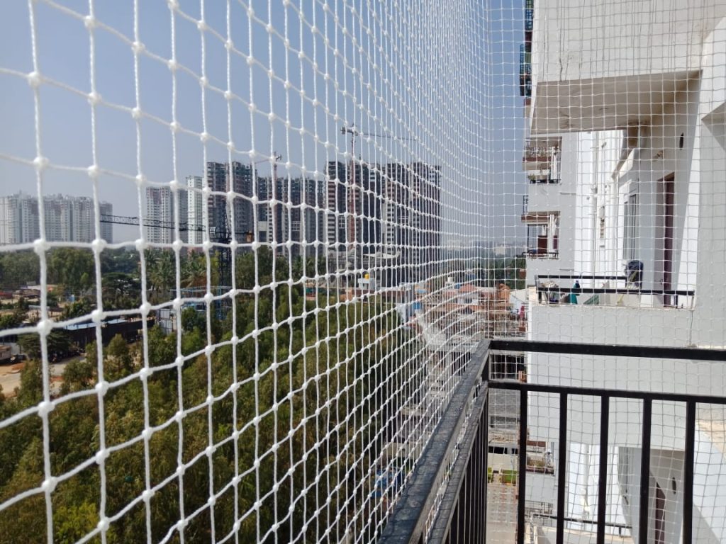 Balcony safety nets